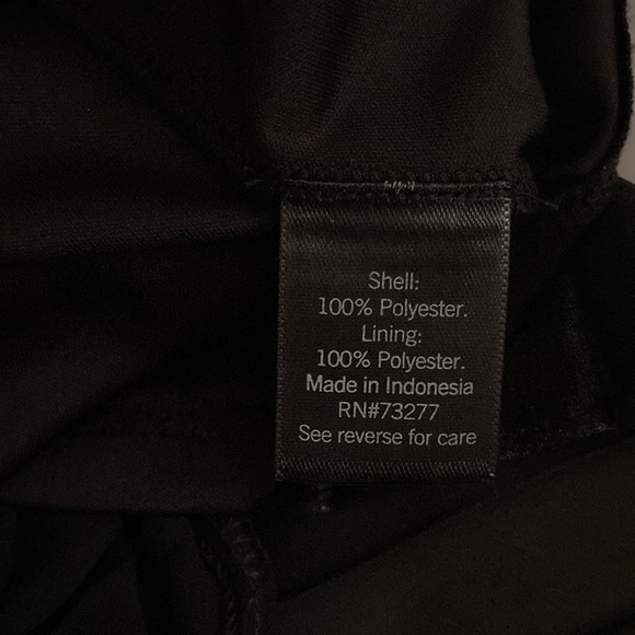 Simply Vera Wang pleated lined black sleeveless/in cut neck dress 100% polyester - Picture 8 of 9